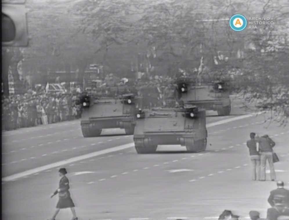 [Cadena Nacional: desfile militar por el Día de la Independencia]