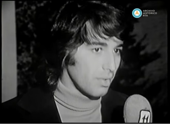 [Nota para Radiolandia en TV: Badía entrevista a Sandro recién llegado de México]
