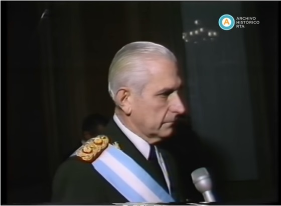 [Asunción presidencial de Reynaldo Bignone]