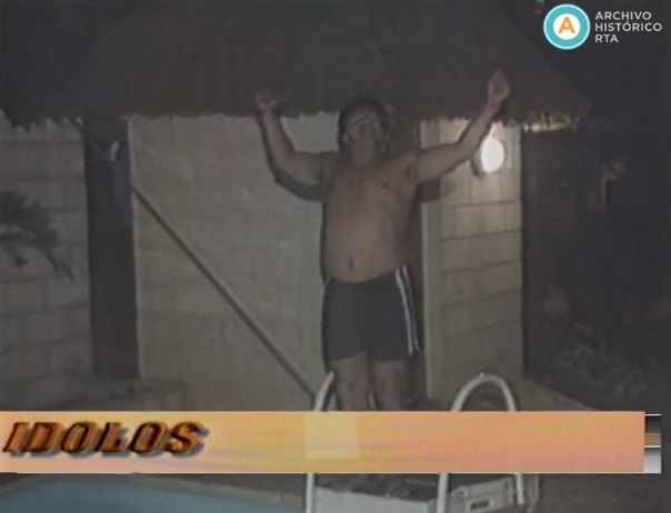 [Auxiliares para Ídolos: Maradona durante su rehabilitación en Cuba]