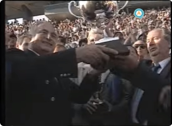 Tribuna caliente (incompleto)