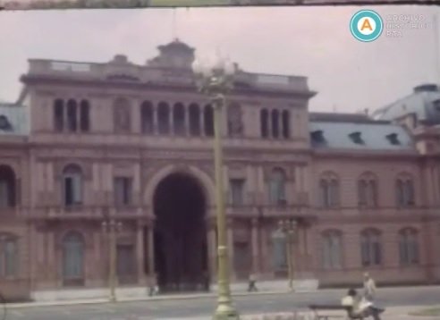 [Imágenes auxiliares de Sucesos Argentinos: Buenos Aires, escuela y Basílica de Luján]