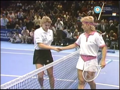 [Graf derrota a Navratilova en el Madison Square Garden] (incompleto)
