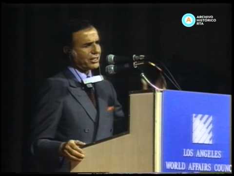 [El presidente Menem en el World Affairs Council de Los Ángeles]