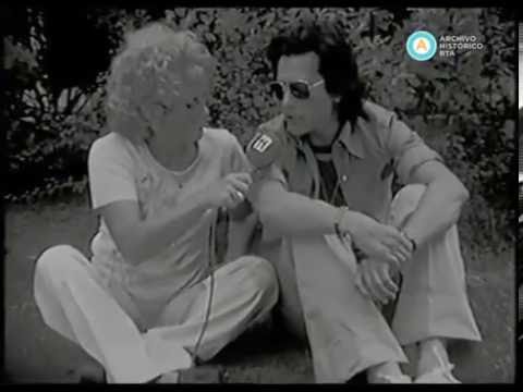 [Nota para Radiolandia en TV: Palito habla sobre sus caballos y “Yo tengo fe” en alemán]