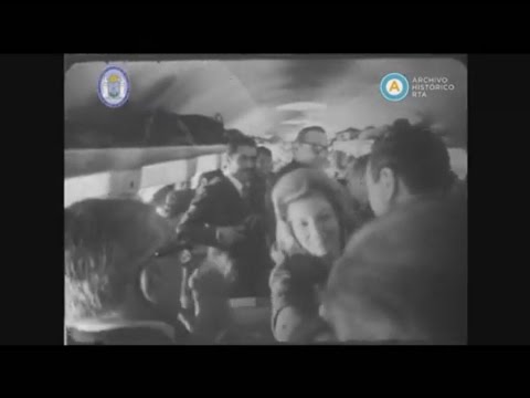 [La intimidad en el vuelo de retorno de Perón]