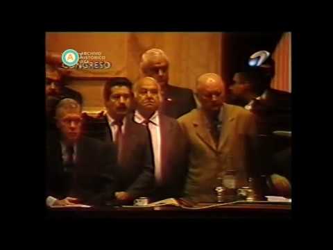[La Asamblea Legislativa elige a Duhalde como presidente]