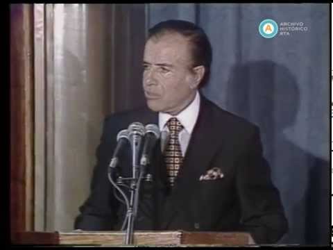 [Menem en la cena anual de camaradería de las Fuerzas Armadas 1996]