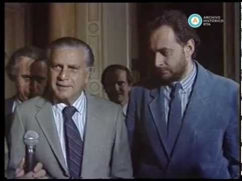 [Levantamiento carapintada: políticos, militares y manifestantes en la vigilia]