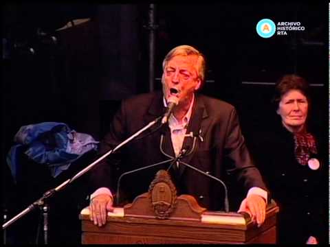 [Néstor Kirchner habla en el 196° aniversario de la Revolución de Mayo]