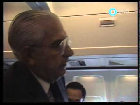 [VII Cumbre de los No Alineados: viaje presidencial, escalas y dialoga con la prensa]