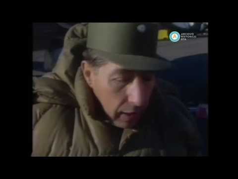 [Guerra de Malvinas: Sobre la FAA y breve reportaje en inglés a Mario Benjamín Menéndez]