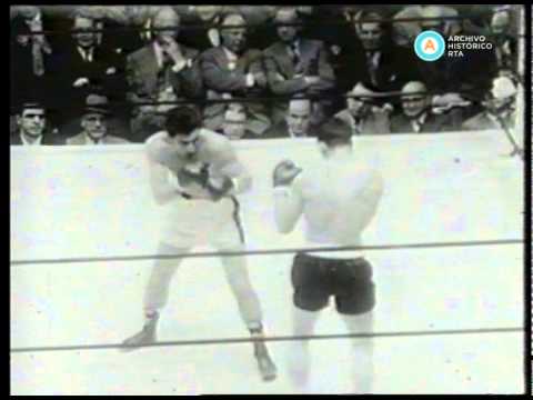 [El boxeador Eduardo Lausse derrota a Gene Fullmer en el Madison Square Garden]
