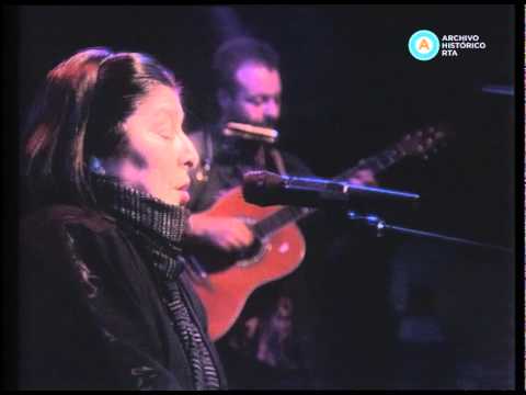 Mercedes Sosa y León Gieco desde el Estadio Mundialista de Mar del Plata