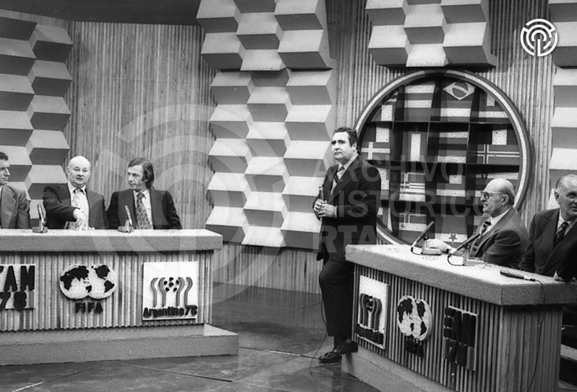 Serie: Campeonato mundial de futbol, J. M. Muñoz – Menotti y otros. Octubre 1977