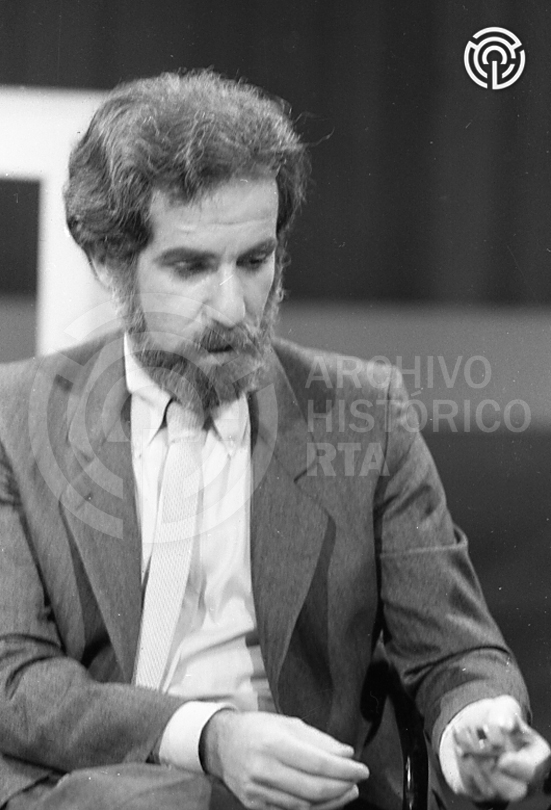 Serie: «Cable a tierra» Pepe Eliaschef [de origen, refiere a Eliaschev]