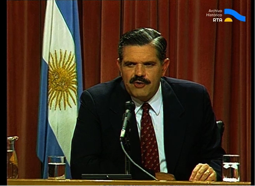 [Cadena nacional: López Murphy anuncia un recorte del gasto público] (incompleto)