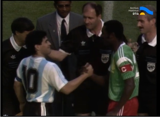 [Mundial FIFA Italia ´90: partido inaugural entre Argentina y Camerún]