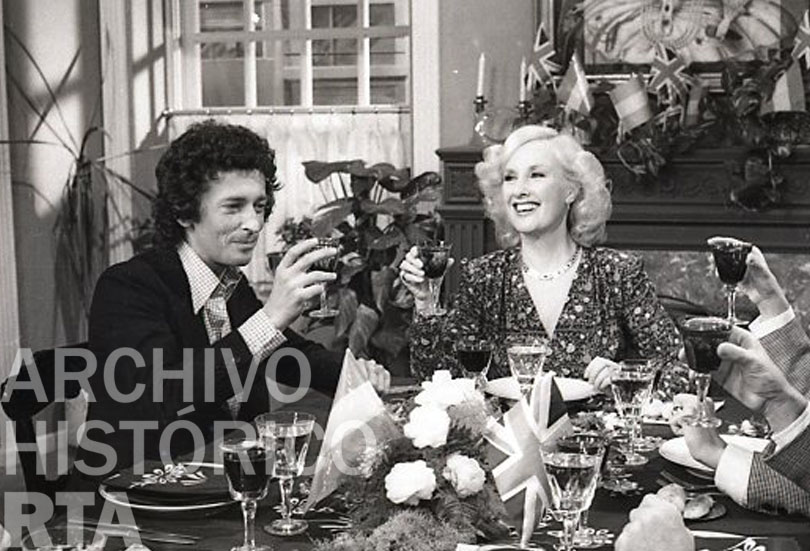 Serie: Almorzando con Mirtha Legrand