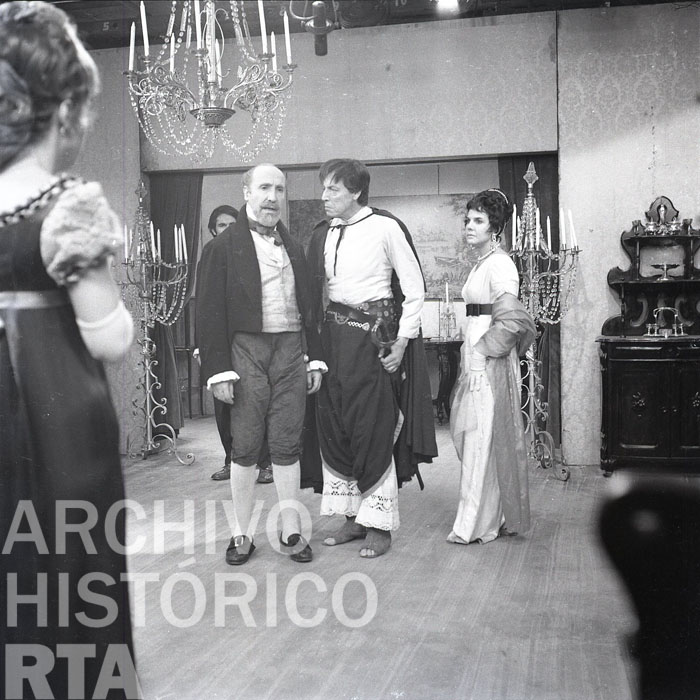 Serie: Teatro Argentino. Pasión De F. Sánchez. Carlos Muñoz y 1810.