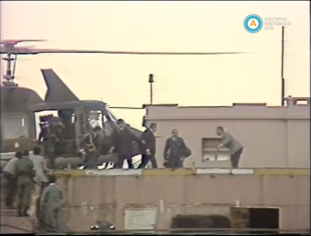 [Auxiliares para Noticiero Nacional: Acto en apoyo a la democracia luego del levantamiento carapintada]